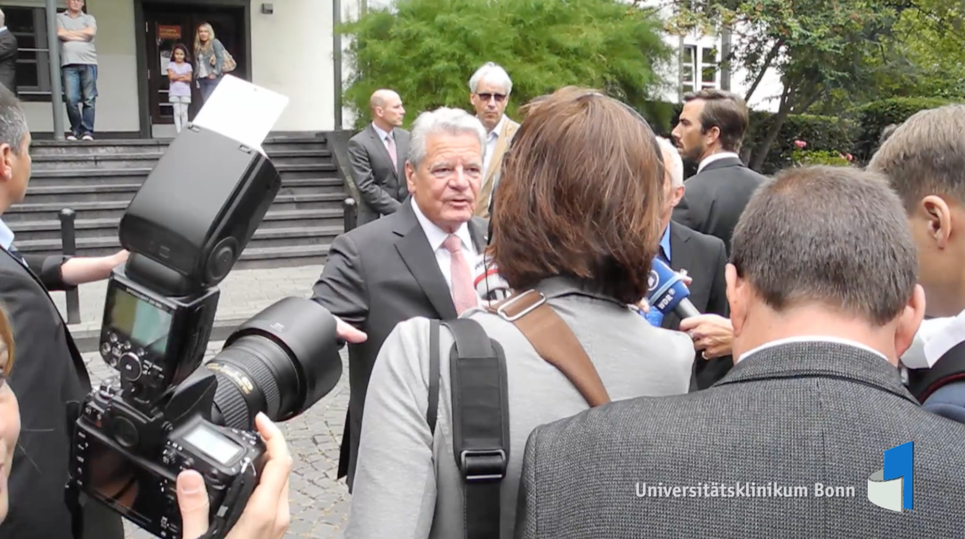 Besuch des Bundespräsidenten in der Kinderklinik + + + mehr: