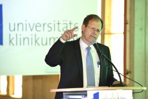 Ärztlicher Direktor und Vorstandsvorsitzender Prof. Holzgreve