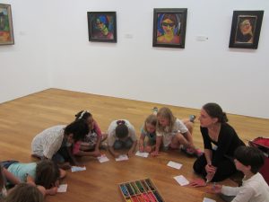 Kinder beim Workshop für Kinder mit Diabetes im Bonner Kunstmuseum