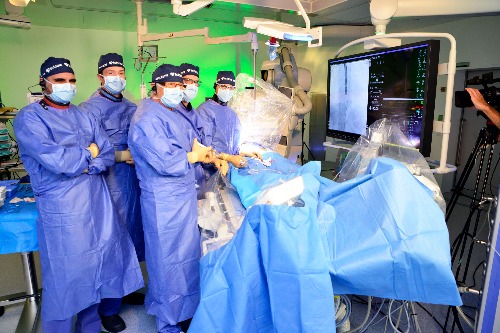 Kardiologen im herzchirurgischen OP-Saal