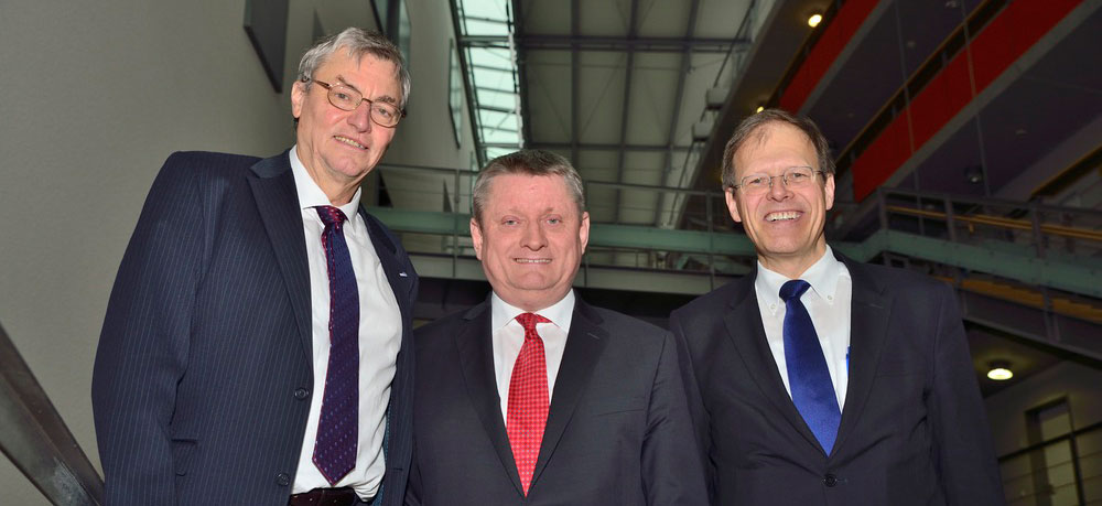 Bundesgesundheitsminister Gröhe und Prof. Dr. Dr. h.c. mult. Wolfgang Holzgreve, MBA