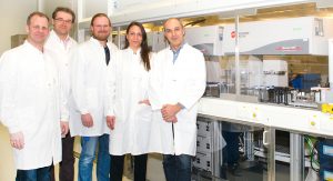 Dr. Andreas Till (Institut für Rekonstruktive Neurobiologie), Dr. Michael Peitz (Institut für Rekonstruktive Neurobiologie), Dr. Philip Denner (DZNE), Simone Haupt (Life & Brain GmbH) und Dr. Eugenio Fava (DZNE)