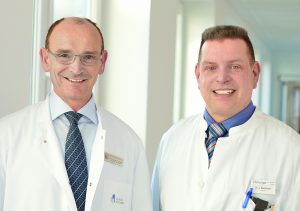 Prof. Dr. Peter Brossart und Oberarzt Dr. Jens Buermann