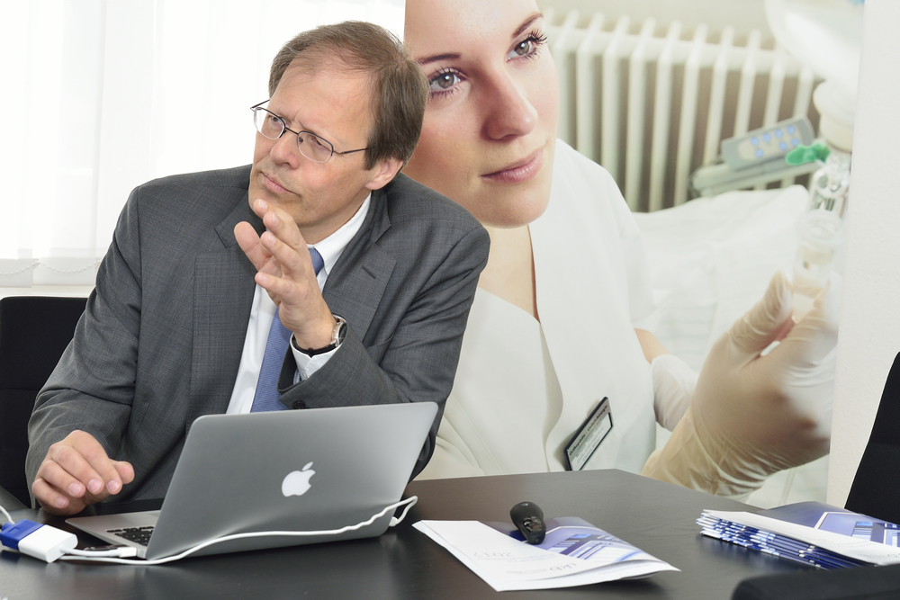 Prof. Dr. med. Dr. h. c. Wolfgang Holzgreve, MBA Ärtzlicher Direktor und Vorstandsvorsitzender der UKB