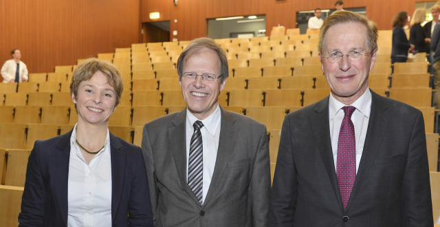 Prof. Alexandra Philipsen, Ärztlicher Direktor und Vorstandsvorsitzender Prof. Wolfgang Holzgreve, Prof. Wolfgang Maier