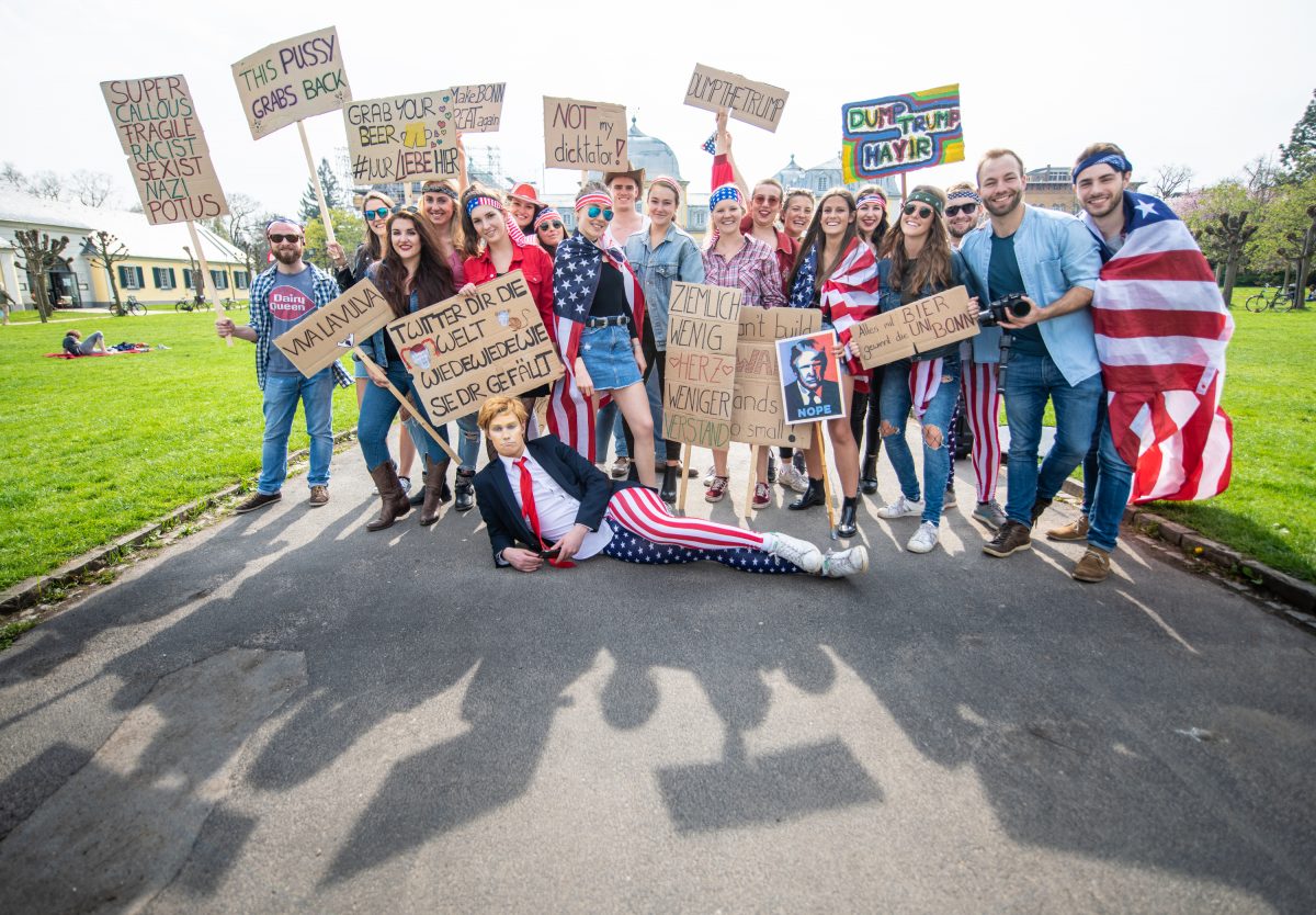 Vermeintliche Demo gegen „Bonnald Trump“: Filmende Medizinstudenten lösen Polizeieinsatz aus