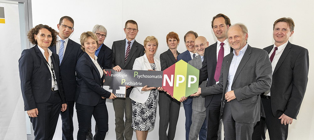 Gruppenbild bei der Eröffnung des neuen Gebäudes der Neurologie, Psychiatrie und Psychosomatik (NPP)