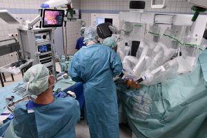 OP unter Einsatz von Robotik
