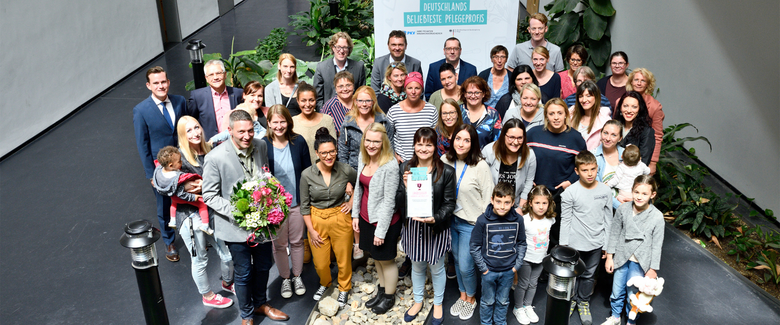 Teamfoto vom Pflegeteam der Neonatologie am Universitätsklinikum Bonn