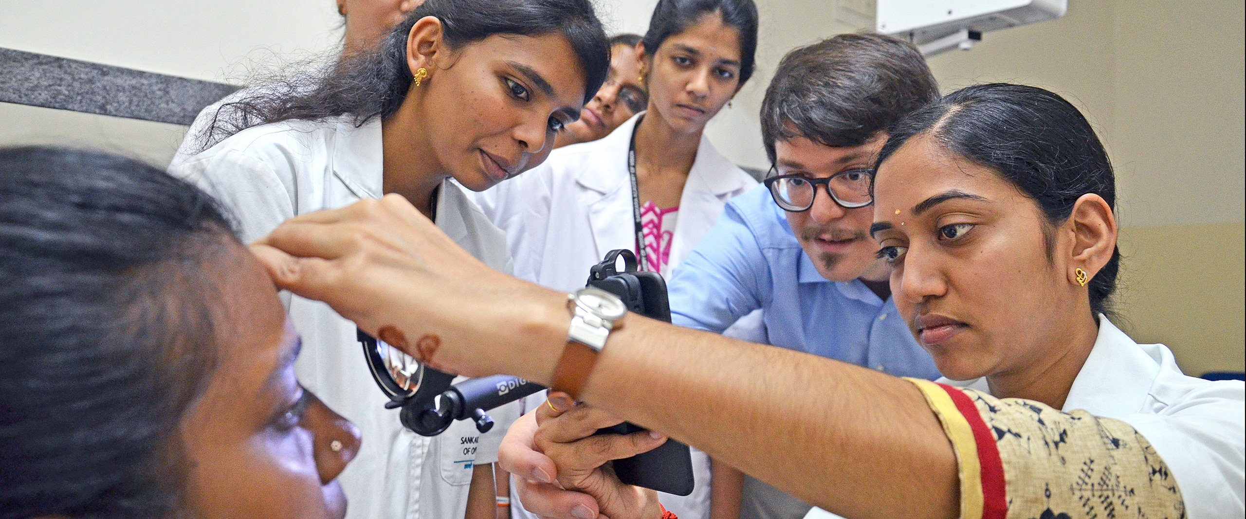 Kostengünstiges Augen-Screening per Telemedizin von Menschen mit Diabetes in Indien