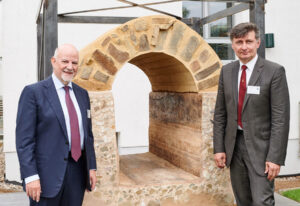 Professor Exner und Professor Bruchhausen bei der Einweihung der roemischen Wasserleitung