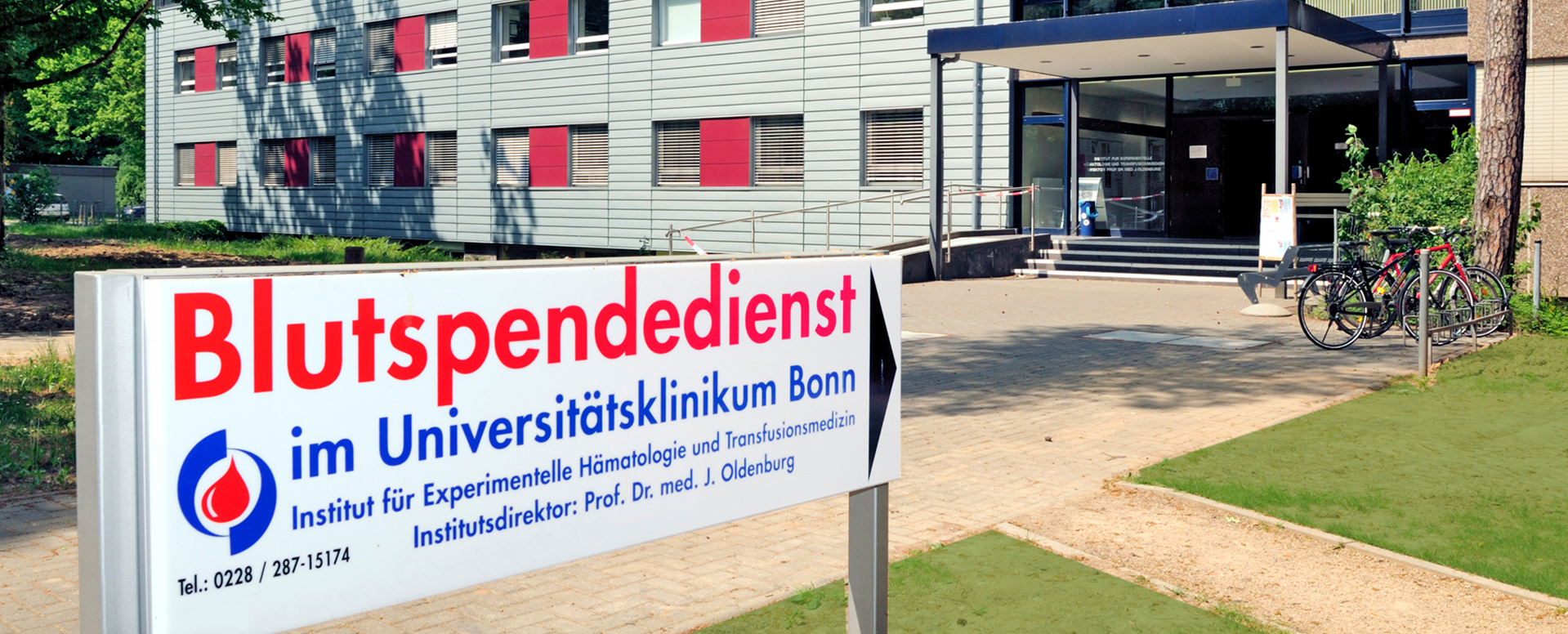 Eingang Blutspendedienst am Universitätsklinikum Bonn