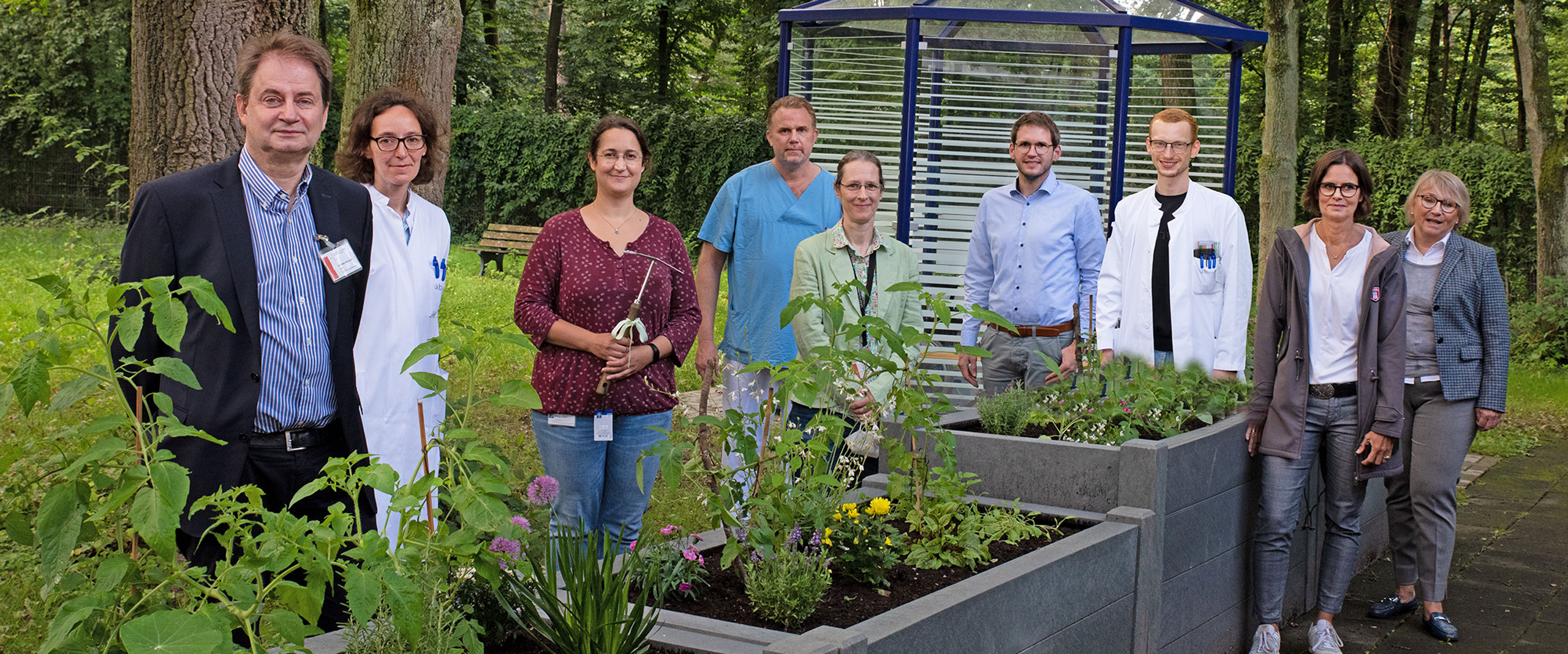 Spendenübergabe für Psychiatrie Garten