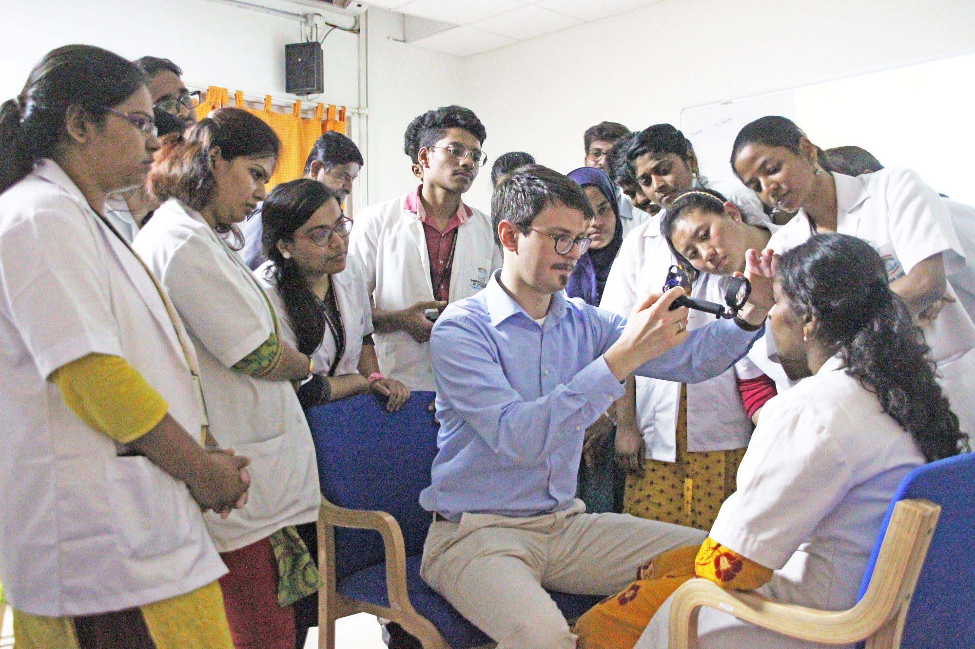 Smartphone-basiertes, telemedizinisches DR-Screening-Programm in Indien: