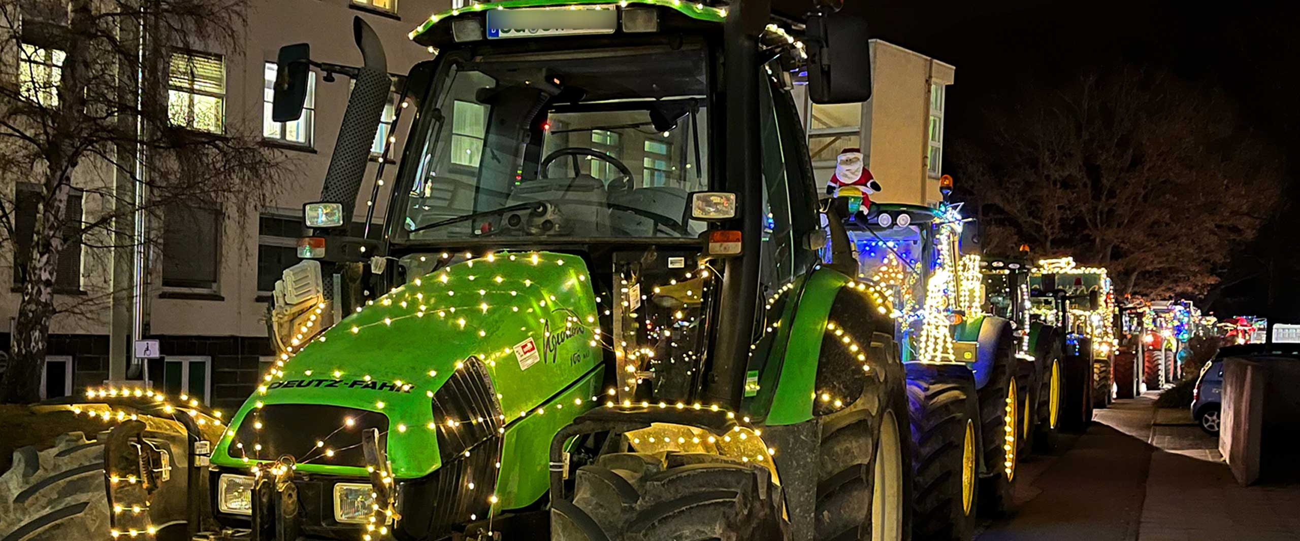 Flut-Trecker bringen Weihnachtsstimmung ans Universitätsklinikum Bonn