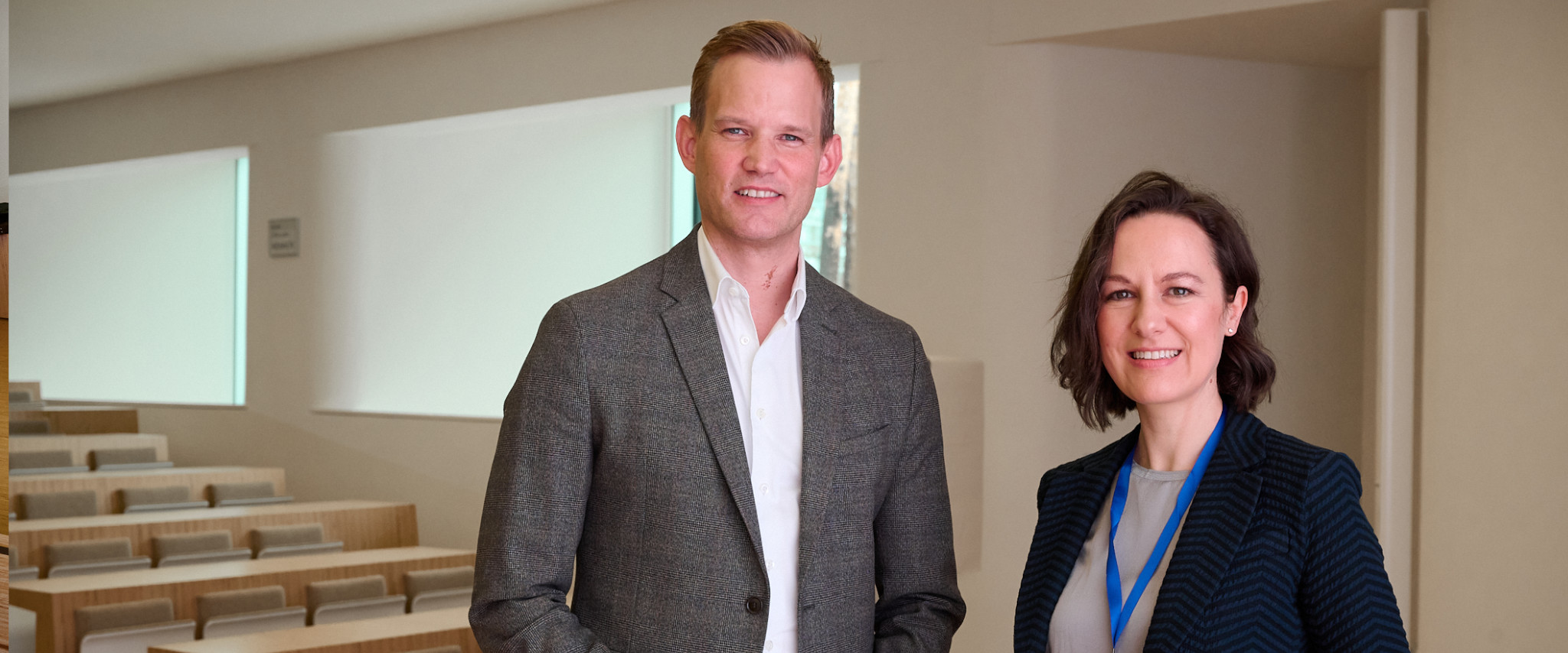 Keynote-Speaker Prof. Hendrik Streeck und Prof. Ulrike Attenberger, die das Event „Forschende für die Zukunft“ am UKB organisiert hat.