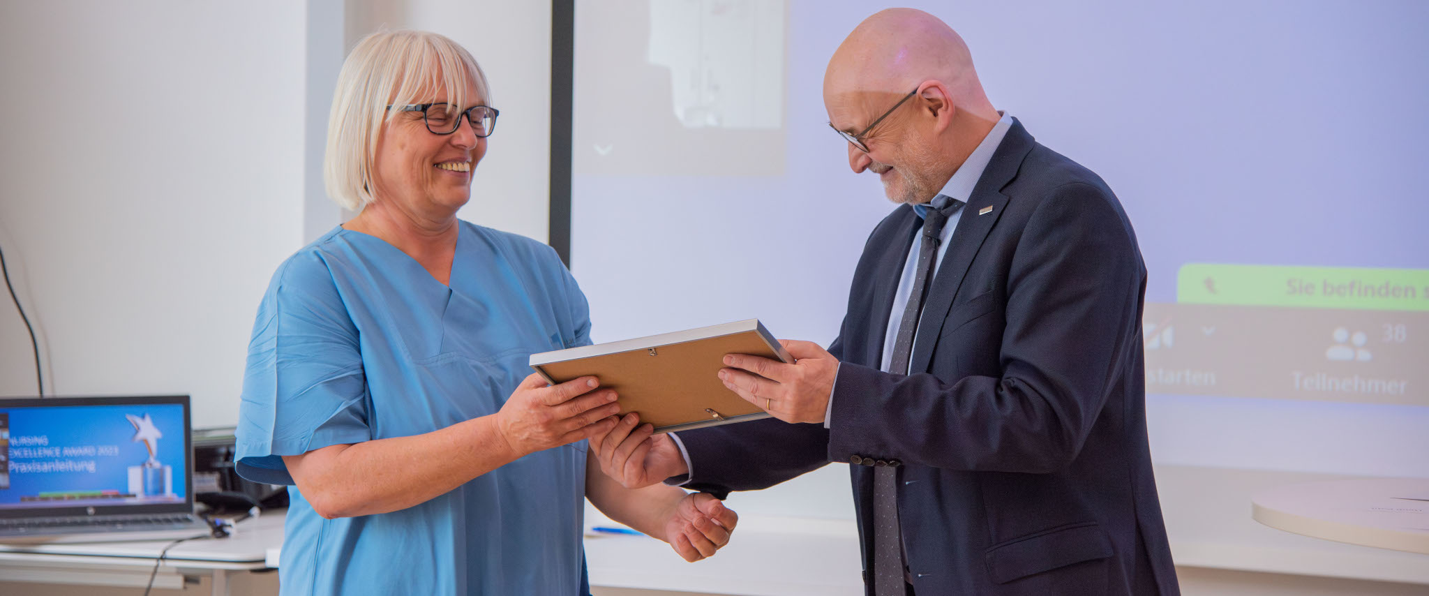 NURSING EXCELLENCE AWARDS 2023 zum Tag der Pflegenden am UKB vergeben