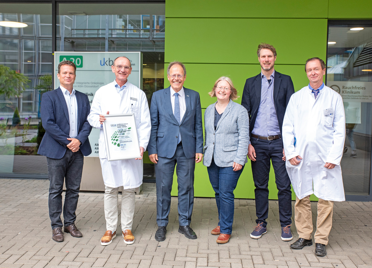 (v. li): PD Georg Feldmann, Prof. Peter Brossart, Prof. Wolfgang Holzgreve, Prof. Verena Tischler, Michael Neumann und Prof. Ingo Schmidt-Wolf