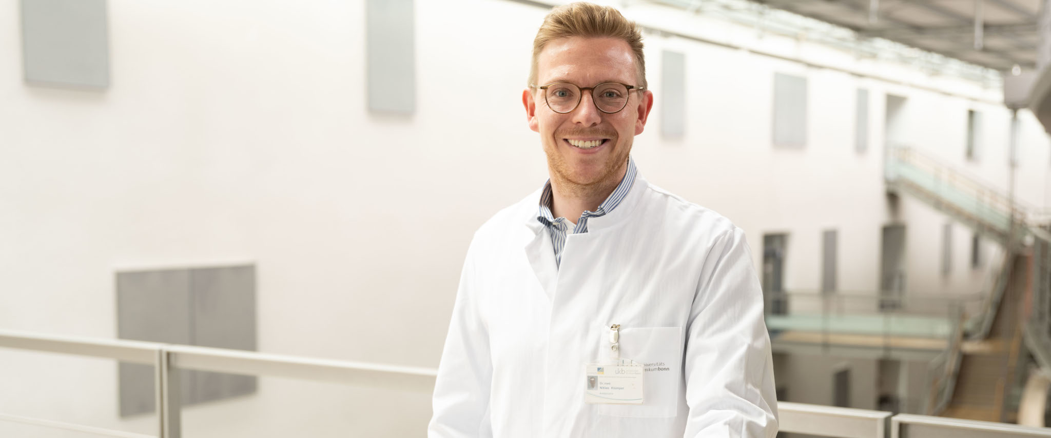 Dr. Niklas Klümper, Urologe am UKB, erhält Forschungs- und Innovationspreis für urologische Onkologie für wissenschaftliche Erkenntnisse zu neuem Krebsmedikament