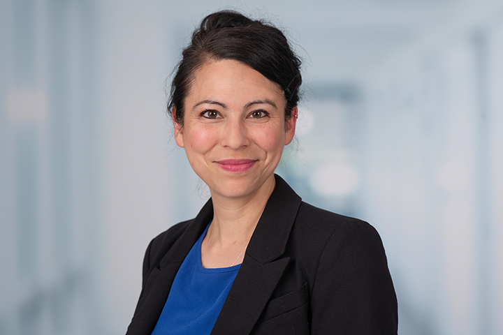 Prof. Nadine Scholten