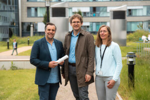 Dr. Sebastian Nies, Thomas Schneider und Dr. Silja Tuschy leiten die Pflegeforschungsprojekte mit den Schwerpunkten Robotik und virtuelles Lernen gemeinsam mit den medizinischen Partnern des UKB.