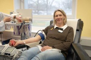 Krebstherapie und Blut spenden: Ruth S. spendet aufgrund der Krebsdiagnose ihres Sohnes