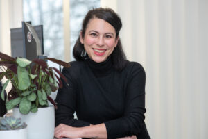 Prof. Nadine Scholten, Forscherin im Bereich Stillförderung am UKB, gibt wertvolle Tipps für stillende Mütter.
