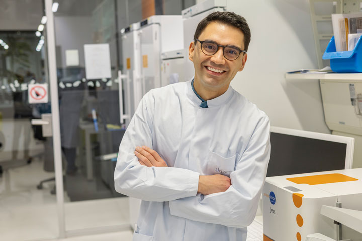 Dr. Dr. Sergio Castro-Gomez