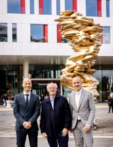 Feierliche Enthüllung der Skulptur „Mean Average“ vor dem Herzzentrum des UKB