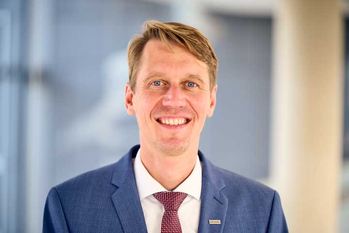 Prof. Nico Mutters