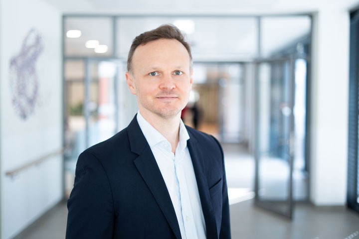 Spezialist für Biomarker und KI in der Diagnostik akuter Herzerkrankungen: Prof. Jasper Boeddinghaus leitet das neue Institut für Herz-Kreislauforschung am Universitätsklinikum Bonn